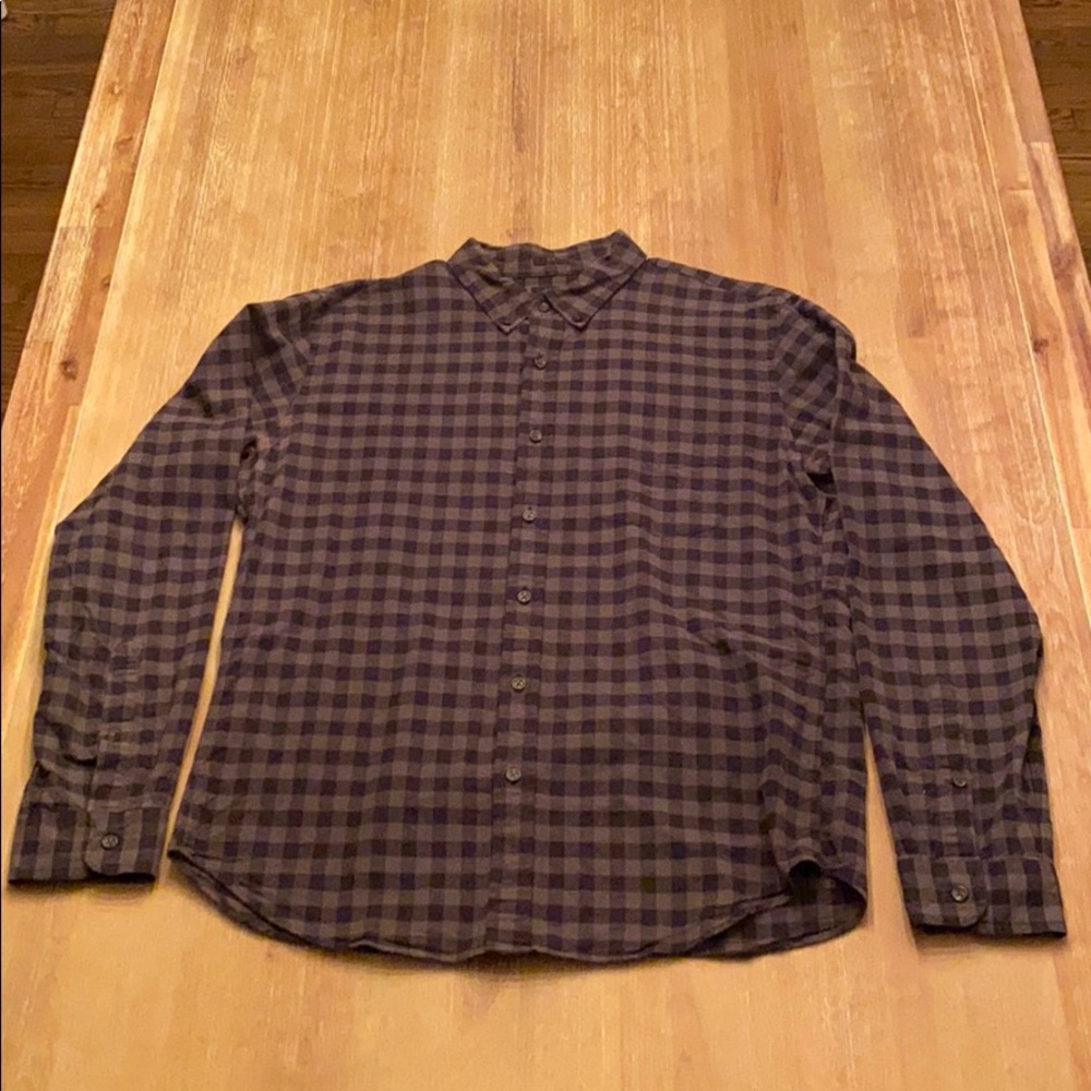 JCrew men’s black and gray button down shirt